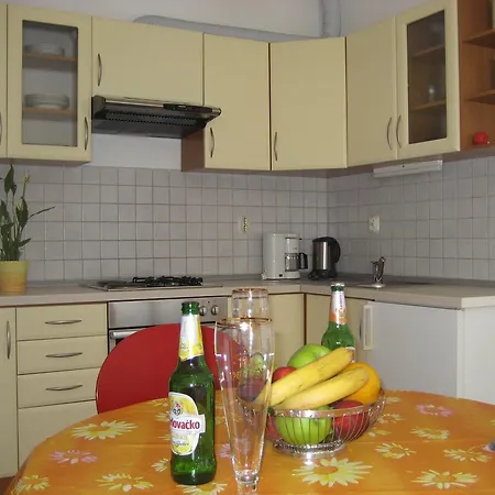 Seaside Amphora Daire